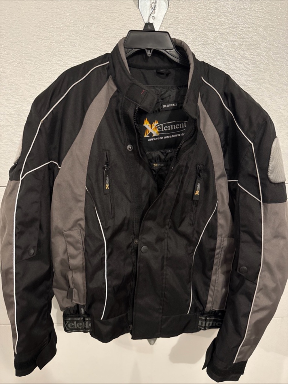 Xelement Motorcycle Jacket Mens XXL Black Gray Reflective Armor Zip Out Liner